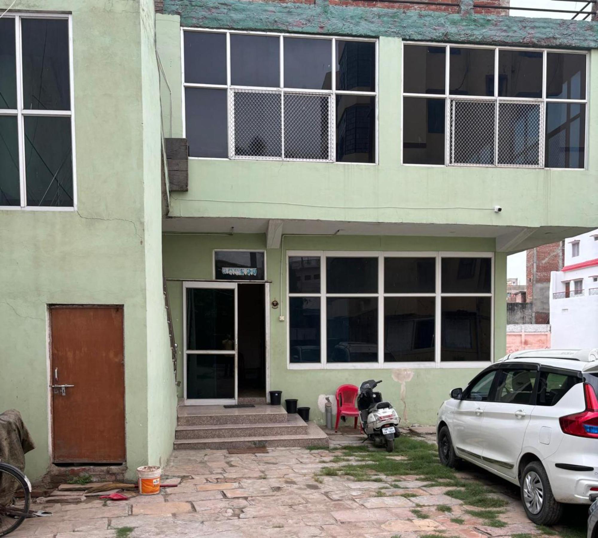 Goroomgo Varanasi Paradise Varanasi - Parking & Restaurant Available - Perfect Location And Comfortable Room Bagian luar foto